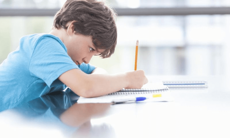 Đặc điểm của trẻ chậm phát triển ngôn ngữ. (Ảnh: Sưu tầm Internet)