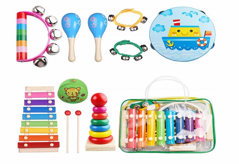 Các đồ chơi phát ra âm thanh giúp bé phát triển trí não và thính giác tốt hơn. (Ảnh: Sưu tầm Internet)