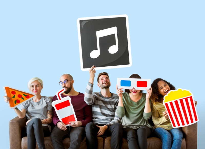 Watching English movies is a fantastic way to improve your listening skills. (Image: Internet)