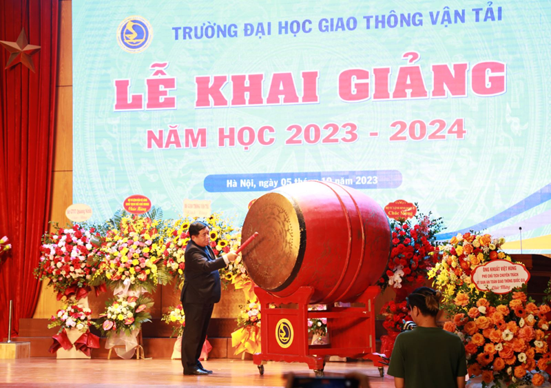 Một số ví dụ về từ vựng “lễ khai giảng” trong tiếng Anh. (Ảnh: Sưu tầm Internet)