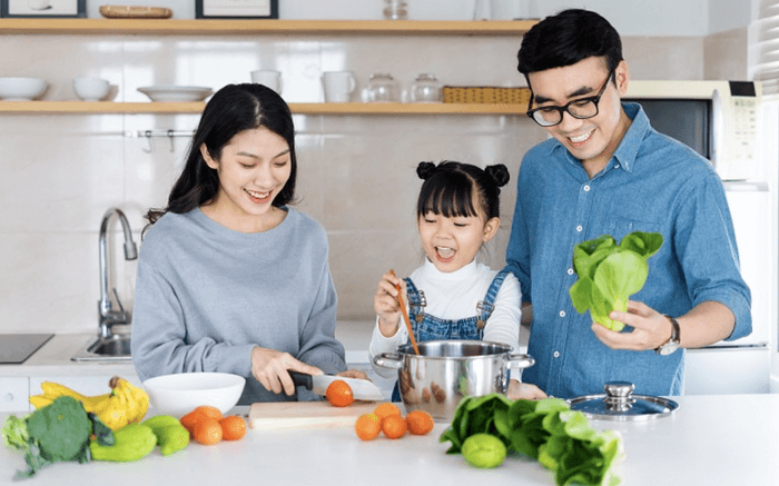 An toàn trong bếp: Kỹ năng sống an toàn khi ở nhà. (Ảnh: Sưu tầm Internet)