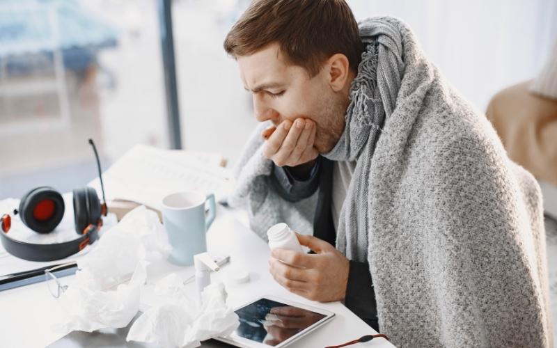 Nam giới mắc bệnh nam khoa. (Ảnh: Sưu tầm Internet)