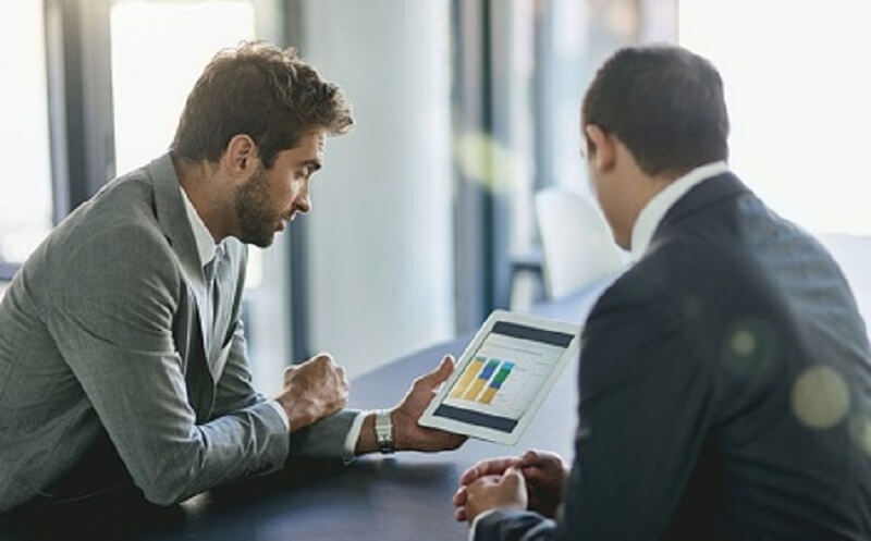 Công việc là chủ đề then chốt cho mọi cuộc đối thoại. (Ảnh: Sưu tầm Internet)