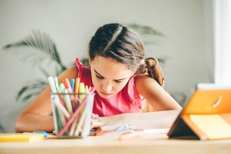 Cho trẻ học toán từ sớm là điều rất cần thiết. (Ảnh: Sưu tầm Internet)