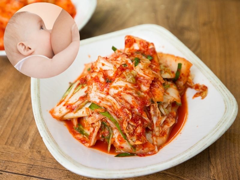 Mẹ nên kiêng ăn kim chi cho đến khi bé cai sữa. (Ảnh: Sưu tầm Internet)