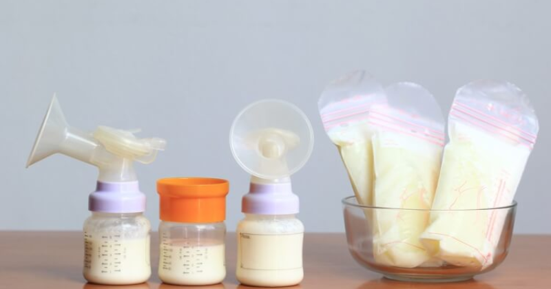 Sữa mẹ vắt ra để ngoài sẽ không bị mất chất nếu mẹ bảo quản đúng cách (Ảnh: Sưu tầm Internet)