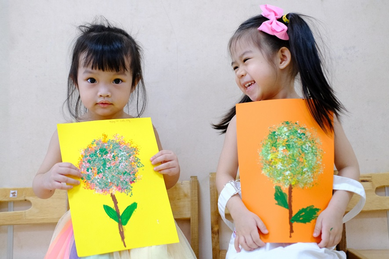 Tâm lý trẻ 4 tuổi khi có em. (Ảnh: Sưu tầm Internet)