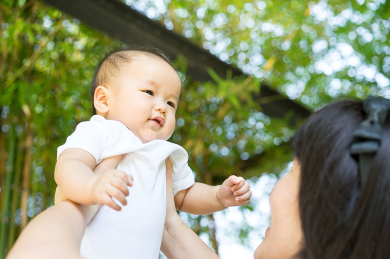 Tâm lý trẻ sơ sinh tuần thứ 2. (Ảnh: Sưu tầm Internet)