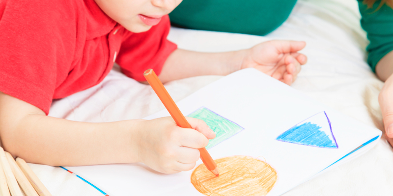 Bé học nhận diện hình ảnh. (Ảnh: Sưu tầm Internet)