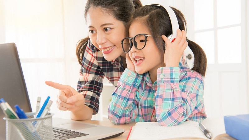 Nhiều lợi ích khi cho trẻ học toán online tại nhà. (Ảnh: Sưu tầm Internet)