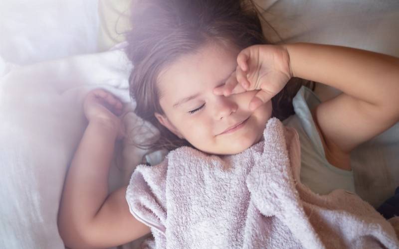 Một số nguyên nhân khiến bé ngủ hay mơ thấy ác mộng. (Ảnh: Sưu tầm Internet)