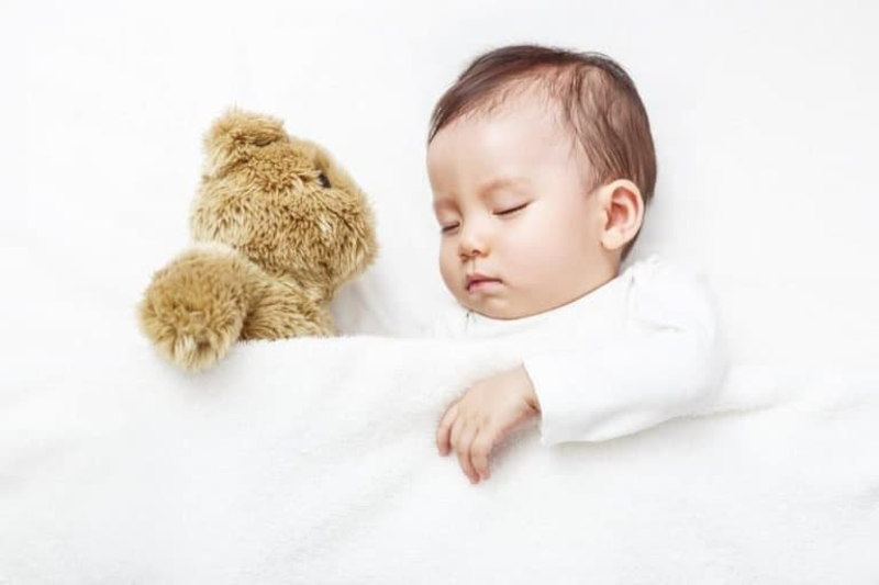 Trẻ 3 tháng tuổi ngủ ít rất đáng lo ngại. (Ảnh: Sưu tầm internet)