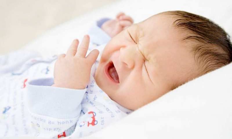 Ngộ độc mật ong gây khó thở, suy hô hấp ở trẻ. (Ảnh: Nguồn Internet)