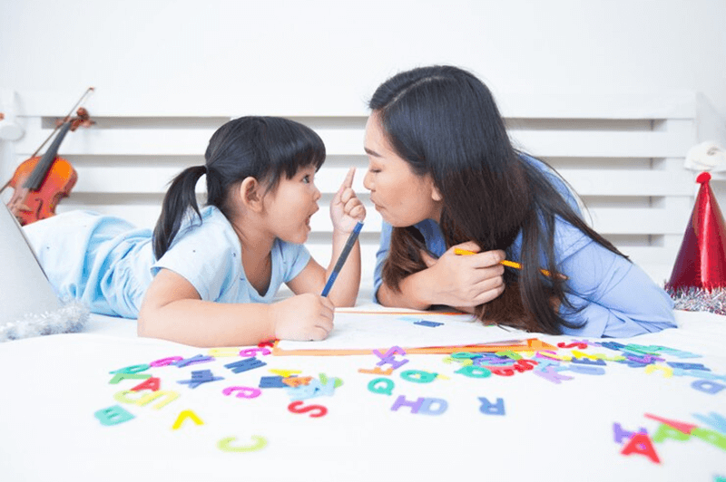 Trẻ chưa biết đọc chữ có học được VMonkey hay không? (Ảnh: Sưu tầm Internet)