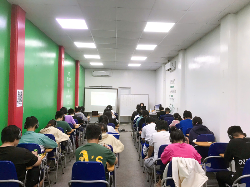 Trung tâm luyện thi IELTS và SAT offline TIA. (Ảnh: Kiddihub.com)