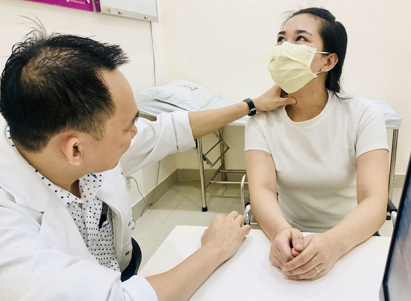 Đi khám định kỳ để phát hiện bệnh u tuyến giáp sớm. (Ảnh: Sưu tầm Internet)