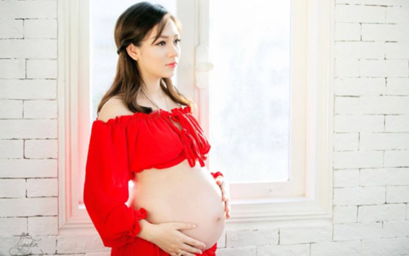 Bà mẹ trẻ dưới 20 tuổi sẽ dễ bị rạn da hơn vì cấu trúc da chưa hoàn thiện. (Ảnh: Sưu tầm Internet)