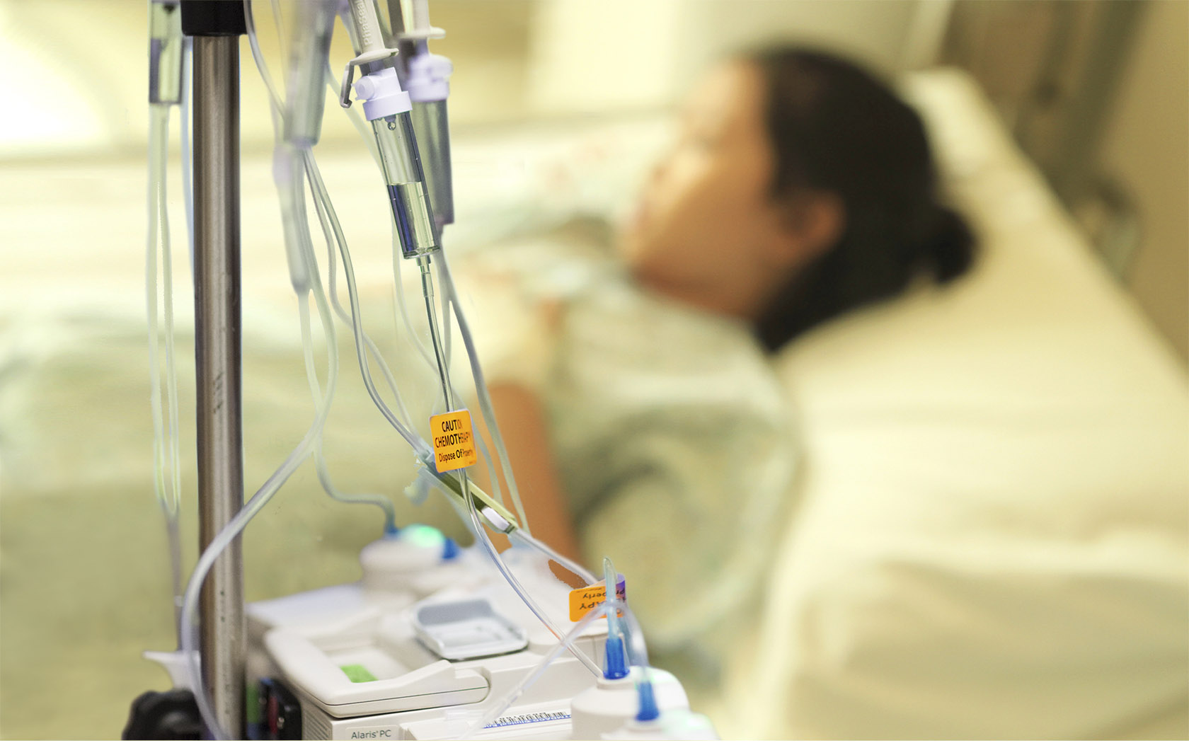 Các đợt xạ trị là một trong những nguyên nhân khiến chỉ số AMH thấp. (Ảnh: Sưu tầm Internet)