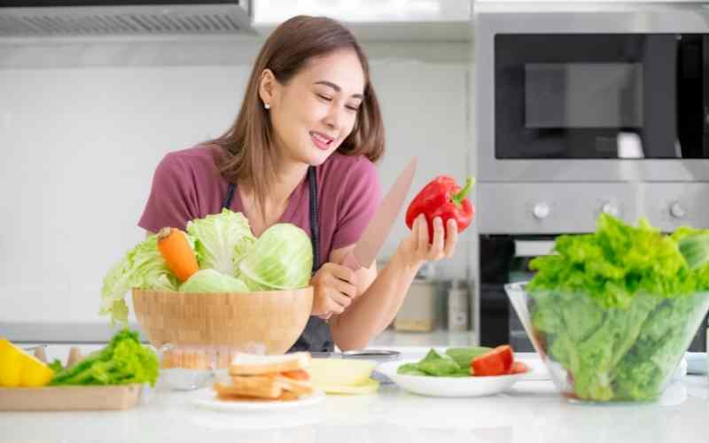 Bà bầu cần nhiều dinh dưỡng nuôi thai nhi nên ăn nhiều hơn. (Ảnh: Sưu tầm Internet)