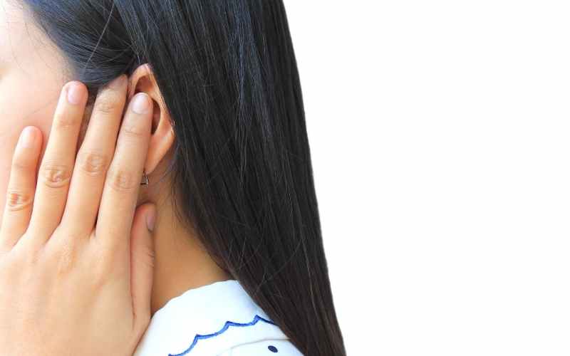 Mức độ nguy hiểm của chứng ù tai còn tùy thuộc vào nguyên nhân gây ra. (Ảnh: Sưu tầm Internet)
