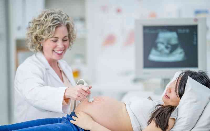 Mốc khám thai quan trọng cho bà bầu 3 tháng giữa. (Ảnh: Sưu tầm Internet)