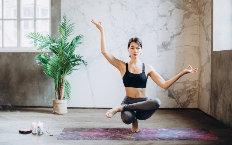 Hot yoga có thể làm giảm khả năng thụ thai. (Ảnh: Sưu tầm Internet)