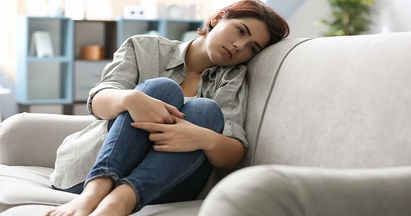 Mẹ mang thai khi cho con bú rất hay mệt mỏi, nhanh kiệt sức (Ảnh: Sưu tầm Internet)