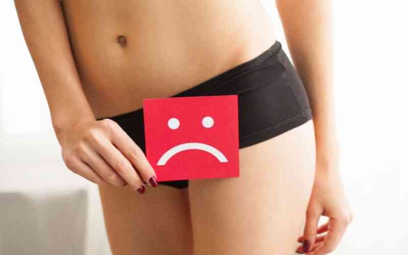 Cần đi khám ngay khi thấy khí hư có dấu hiệu bất thường. (Ảnh: Sưu tầm Internet)