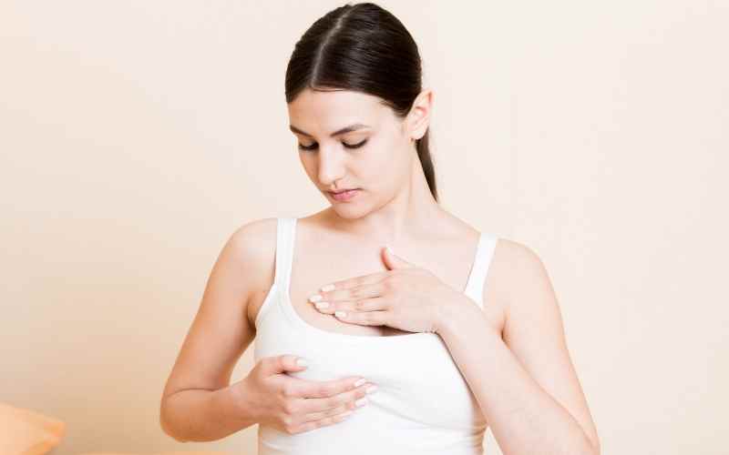 Ngực thay đổi là dấu hiệu có thai sau 6 ngày rụng trứng rất điển hình. (Ảnh: Sưu tầm Internet)