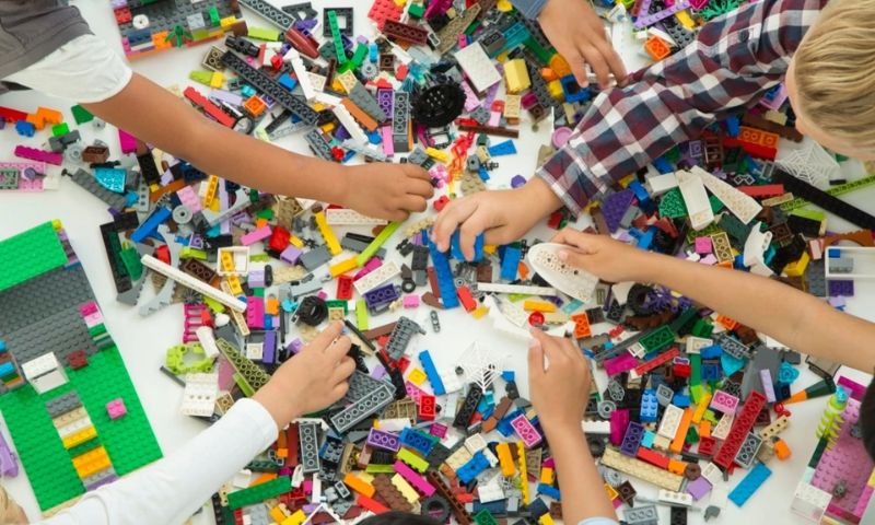 Trẻ tha hồ sáng tạo với bộ đồ chơi lego. (Ảnh: Sưu tầm Internet)