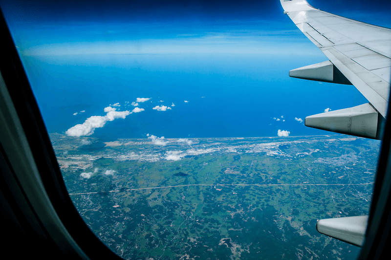 Đến Huế bằng máy bay. (Ảnh: Sưu tầm Internet)