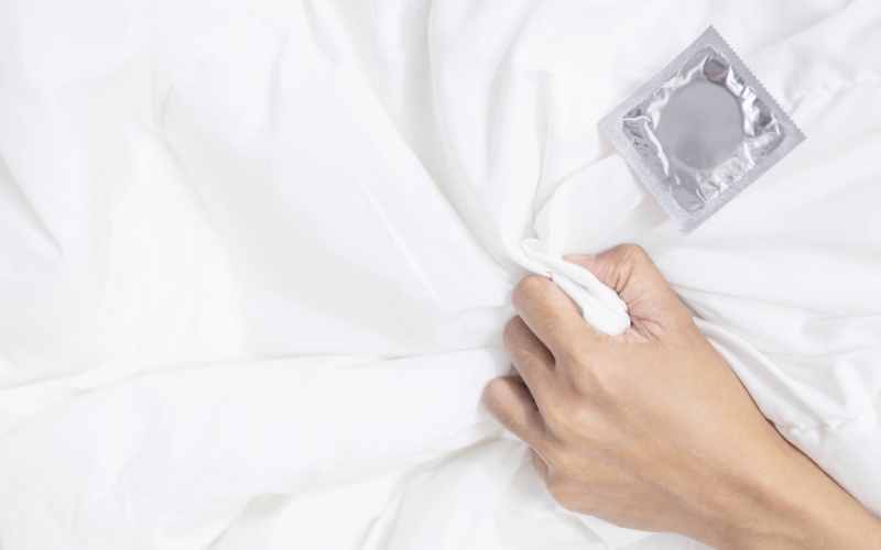 Quan hệ không đúng cách khiến âm đạo tổn thương và chảy máu. (Ảnh: Sưu tầm Internet)