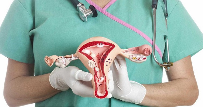 Nhiễm trùng hậu sản khiến mẹ bị sốt cao khó hạ nhiệt bằng thuốc (Ảnh: Sưu tầm Internet)