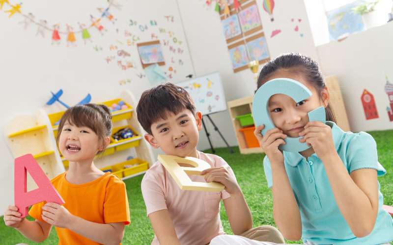 Học phí trường mầm non công rẻ nhưng sĩ số đông. (Ảnh: Sưu tầm Internet)