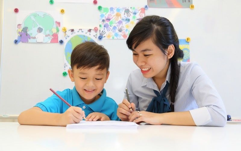 Giải bài tập người lính dũng cảm lớp 3 trang 39 SGK. (Ảnh: Sưu tầm Internet). 