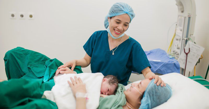 Theo dõi sát sao quá trình chuyển dạ sẽ kiểm soát tình trạng băng huyết của sản phụ (Ảnh: Sưu tầm Internet)