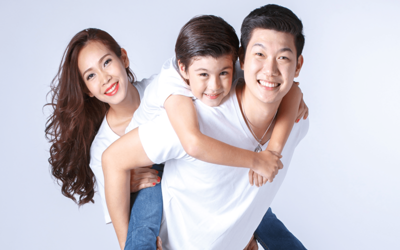 Tình cảm gia đình sâu đậm hơn nếu áp dụng thai giáo từ ngày bé con trong bụng mẹ. (Ảnh: Sưu tầm Internet)