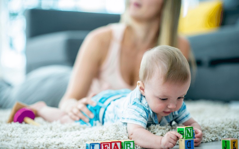 6 tháng đầu là giai đoạn vàng phát triển ngôn ngữ của trẻ. (Ảnh: Sưu tầm Internet)