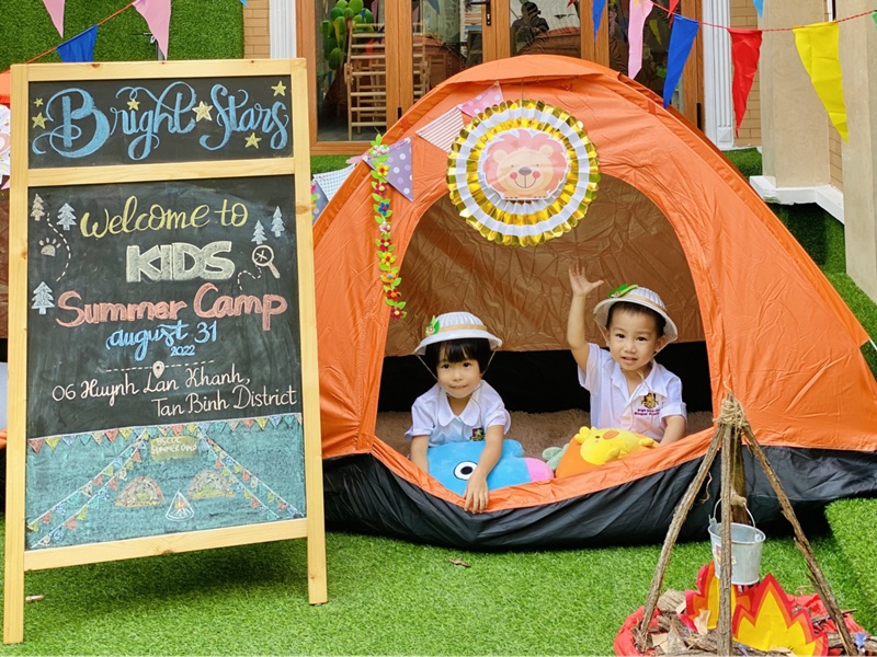 Bạn hoàn toàn nên cân nhắc cho con tham gia trại hè mầm non. (Ảnh: Sưu tầm Internet)