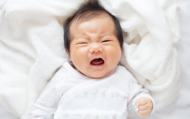 Cách giúp khắc phục tình trạng trẻ 1 tuổi ngủ hay khóc. (Ảnh: Sưu tầm internet)