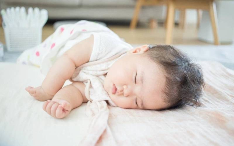 5 lý do thường gặp khiến bé 2 tuổi ngủ hay lăn lộn (Ảnh: sưu tầm aFamily)