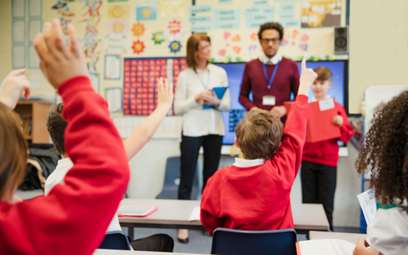 Bầu không khí lớp học sôi nổi hơn nhờ các trò chơi. (Ảnh: Sưu tầm Internet)