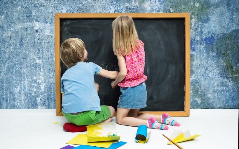 Trò chơi nâng cao tinh thần đoàn kết của học sinh. (Ảnh: Sưu tầm Internet)