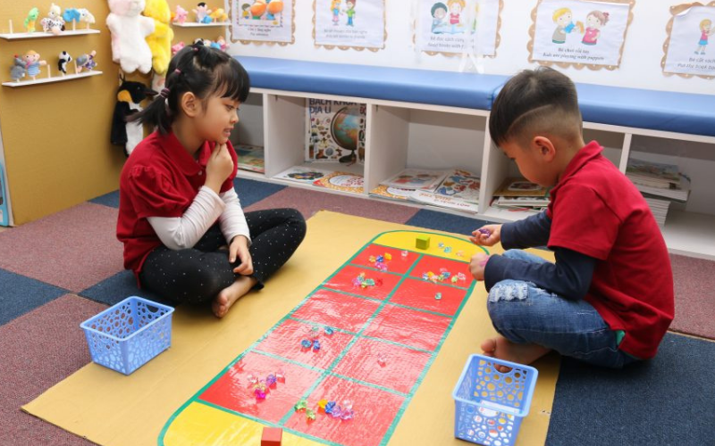 Trò chơi dân gian giúp bé hiểu thêm về văn hóa Việt Nam. (Ảnh: Vuontretho.net)