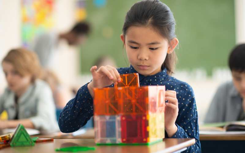 Đếm các hình dạng. (Ảnh: Sưu tầm Internet)