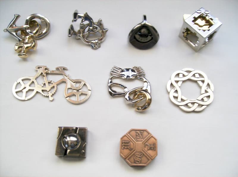 Trò chơi trí tuệ nhật bản Hanayama Cast Puzzle. (Ảnh: Sưu tầm internet)