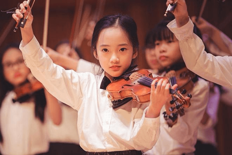 Hướng dẫn cách chọn đàn violin cho trẻ em. (Ảnh: Sưu tầm Internet)