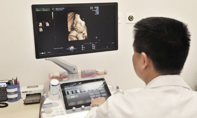 Siêu âm đo độ mờ da gáy có thể xác định nhóm nguy cơ dị tật thai nhi. (Ảnh: Sưu tầm Internet)