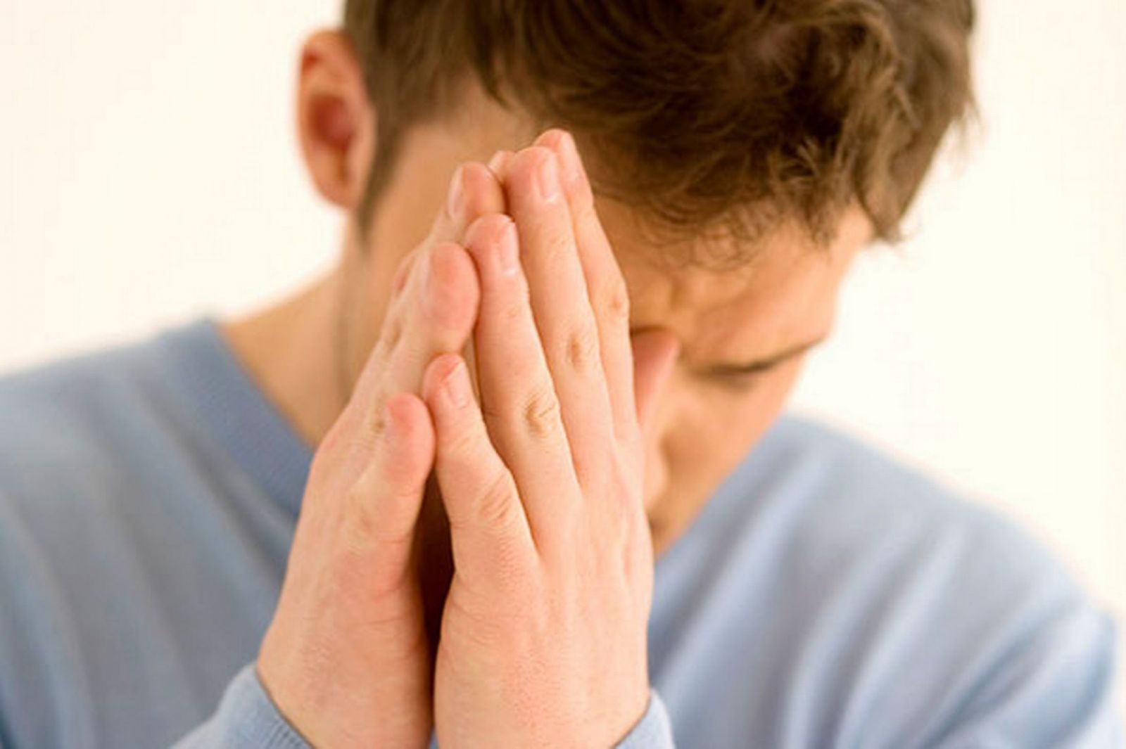 Tác động bên ngoài có thể làm tổn thương bao quy đầu. (Ảnh: Sưu tầm Internet)