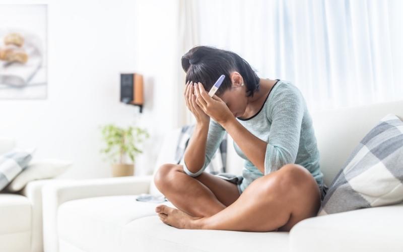 Bệnh lạc nội mạc tử cung gây nguy cơ vô sinh ở phái nữ. (Ảnh: Sưu tầm Internet)